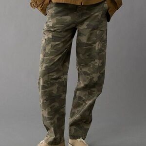 Women’s American Eagle Barrel Cargo Camouflage Pants